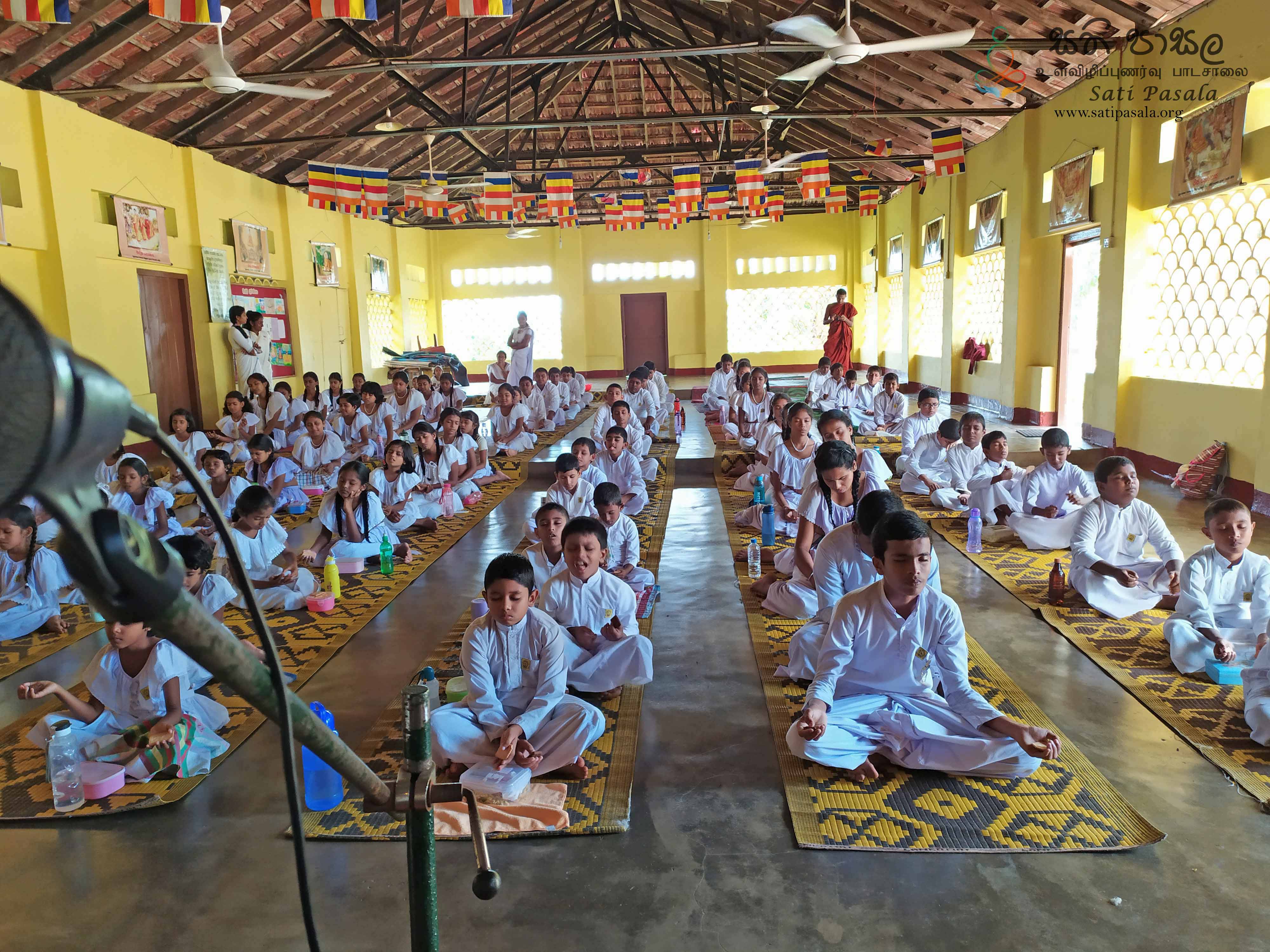 සතිමත් බව පුහුණු කිරීමේ වැඩසටහන ශ්‍රි කල්‍යාණ ධර්ම ආශ්‍රමය, කොළඹ සහ ...